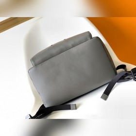 Эксклюзивная модель M46105 Racer с двумя плечевыми ремнямиз кожи