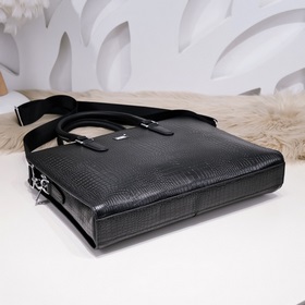 Montblanc - новейшая модель мужской портфеля из кожи с текстурой 