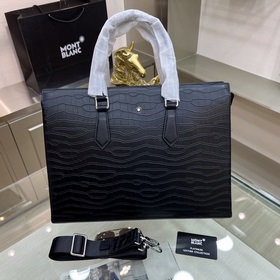 Новый портфель Montblanc lnternational изготовлен из импортной ко