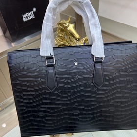 Новый портфель Montblanc lnternational изготовлен из импортной ко