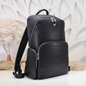 Montblanc - новейшая модель мужского рюкзака из кожи первого слоя