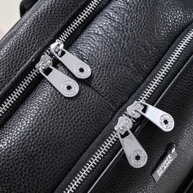 Montblanc - новейшая модель мужского рюкзака из кожи первого слоя