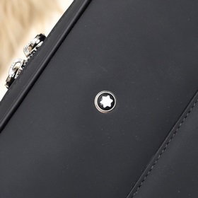 Montblanc - новейшая модель мужской сумки через плечо изготовлена