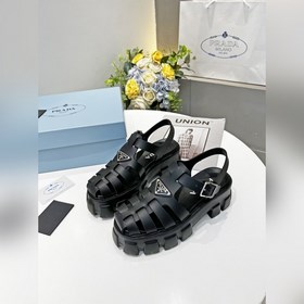 Очень популярные сандалии Prada 2024 из коллекции весна-лето с ри