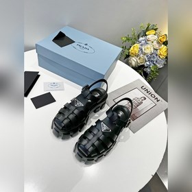 Очень популярные сандалии Prada 2024 из коллекции весна-лето с ри