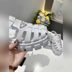 Prada 2024 весна-лето： сандалии на толстой резиновой подошве с ри
