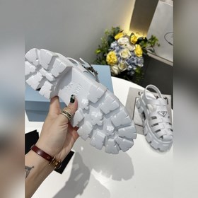 Prada 2024 весна-лето： сандалии на толстой резиновой подошве с ри