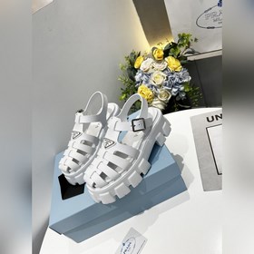 Prada 2024 весна-лето： сандалии на толстой резиновой подошве с ри