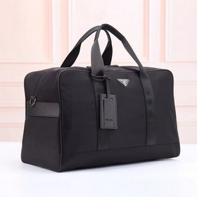 PRADA - новейшая модель дорожной сумки/сумки-портфеля от Prada, с