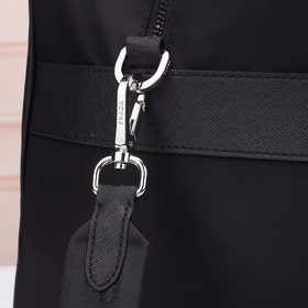 PRADA - новейшая модель дорожной сумки/сумки-портфеля от Prada, с