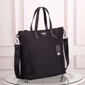 PRADA - официальный сайт Prada. Оригинальная водонепроницаемая тк