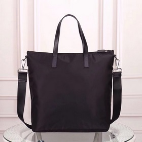 PRADA - официальный сайт Prada. Оригинальная водонепроницаемая тк