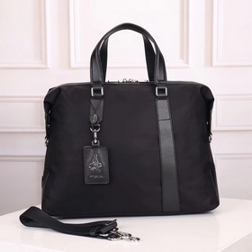 PRADA - официальный сайт Prada. Используется оригинальная импортн