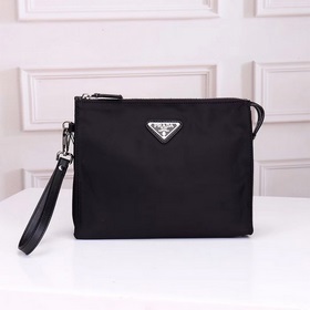 PRADA - официальный сайт сумок Prada. Изготовлены из оригинальног