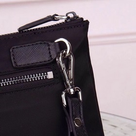 PRADA - официальный сайт сумок Prada. Изготовлены из оригинальног