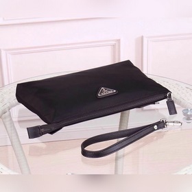 PRADA - официальный сайт сумок Prada. Изготовлены из оригинальног