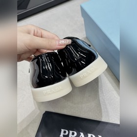 PRADA 2024 новейшая модель лофей от PRADA для пар, полусабо из по