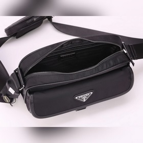 PRADA - официальный сайт сумок через плечо. Изготовлены из оригин