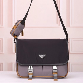 PRADA - официальный сайт сумки через плечо. Используется оригинал
