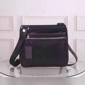 PRADA - официальный сайт сумок через плечо. Изготовлены из оригин