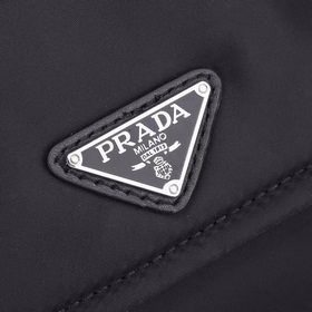 PRADA - новейшая модель сумки через плечо, малый размер, официаль