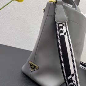 2024 Обновленная версия сумки Prada «RADA» с лазерной гравировкой
