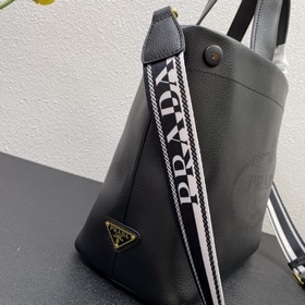 2024 Обновленная версия сумки Prada «RADA» с лазерной гравировкой