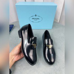 Коллекция туфель Prada для ранней весны Верх： импортные перфориро