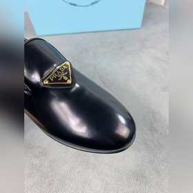 Коллекция туфель Prada для ранней весны Верх： импортные перфориро