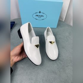 Коллекция туфель Prada для ранней весны Верх： импортные перфориро