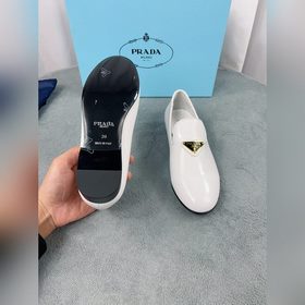 Коллекция туфель Prada для ранней весны Верх： импортные перфориро