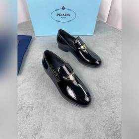 Коллекция туфель Prada для ранней весны Верх： импортные перфориро