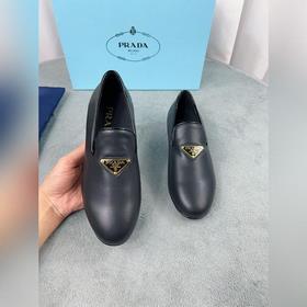 Коллекция туфель Prada для ранней весны Верх： импортные перфориро