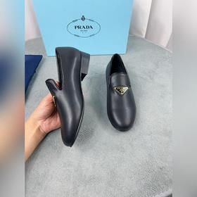 Коллекция туфель Prada для ранней весны Верх： импортные перфориро