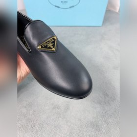 Коллекция туфель Prada для ранней весны Верх： импортные перфориро