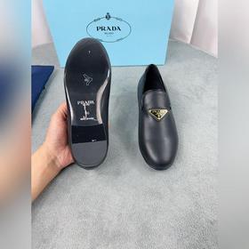 Коллекция туфель Prada для ранней весны Верх： импортные перфориро