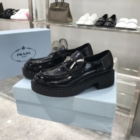 Prada в этом году превзошла себя. Непревзойденная Prada, каждая м