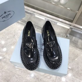 Prada в этом году превзошла себя. Непревзойденная Prada, каждая м
