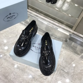 Prada в этом году превзошла себя. Непревзойденная Prada, каждая м