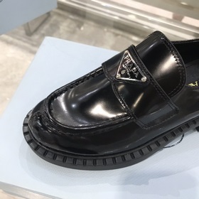 Prada в этом году превзошла себя. Непревзойденная Prada, каждая м
