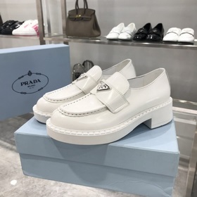 Prada в этом году превзошла себя. Непревзойденная Prada, каждая м