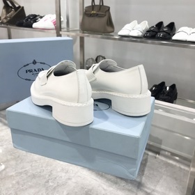 Prada в этом году превзошла себя. Непревзойденная Prada, каждая м