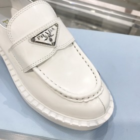 Prada в этом году превзошла себя. Непревзойденная Prada, каждая м