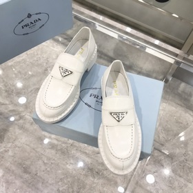 Prada в этом году превзошла себя. Непревзойденная Prada, каждая м