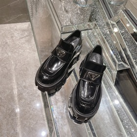 Prada в этом году превзошла себя. Непревзойденная Prada, каждая м