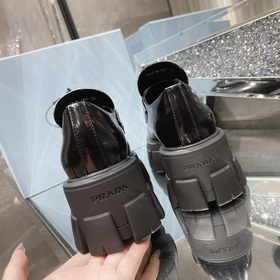 Prada в этом году превзошла себя. Непревзойденная Prada, каждая м