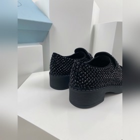 Prada 2024 ss, новая модель ранней осени, лодочки с треугольным л