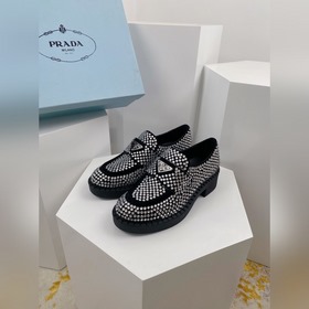 Prada 2024 ss, новая модель ранней осени, лодочки с треугольным л