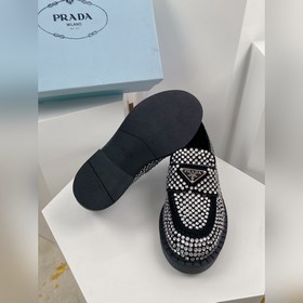 Prada 2024 ss, новая модель ранней осени, лодочки с треугольным л