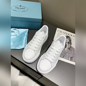 Prada 2024 новейшая модель. Точная копия оригинала. Белые туфли н